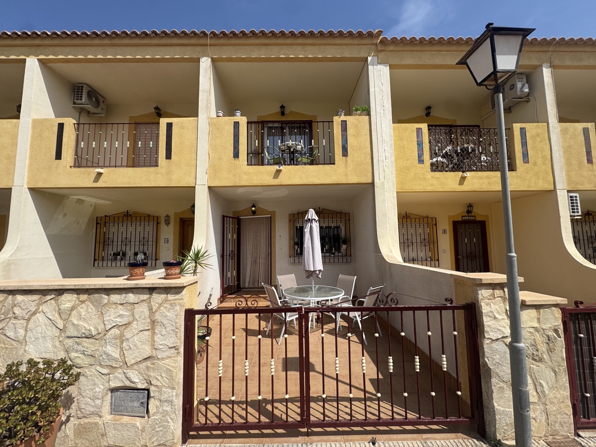 House in Urbanizacion los Balcones - view 1