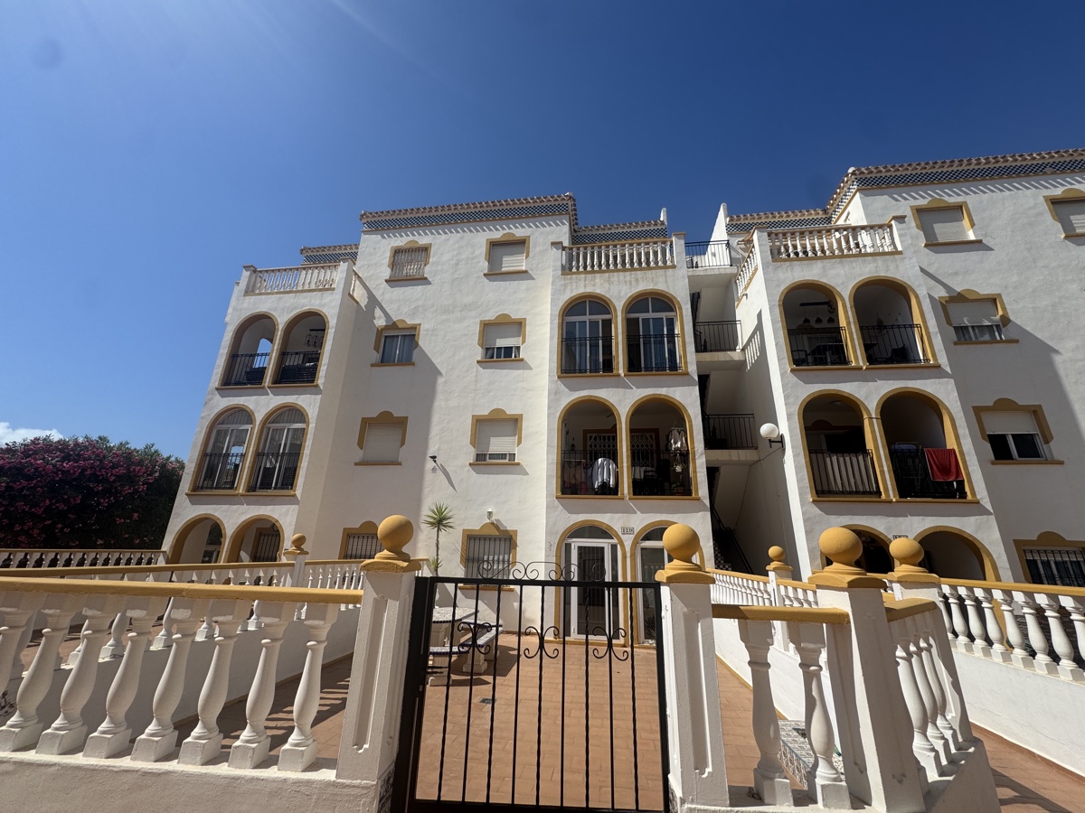 Apartment in Alicante - view 1