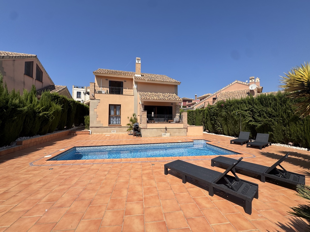 House in Alicante - view 1
