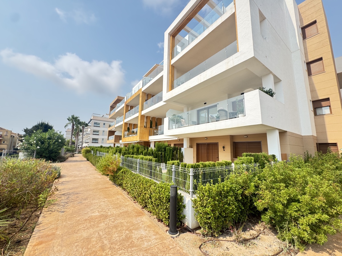 House in Alicante - view 1