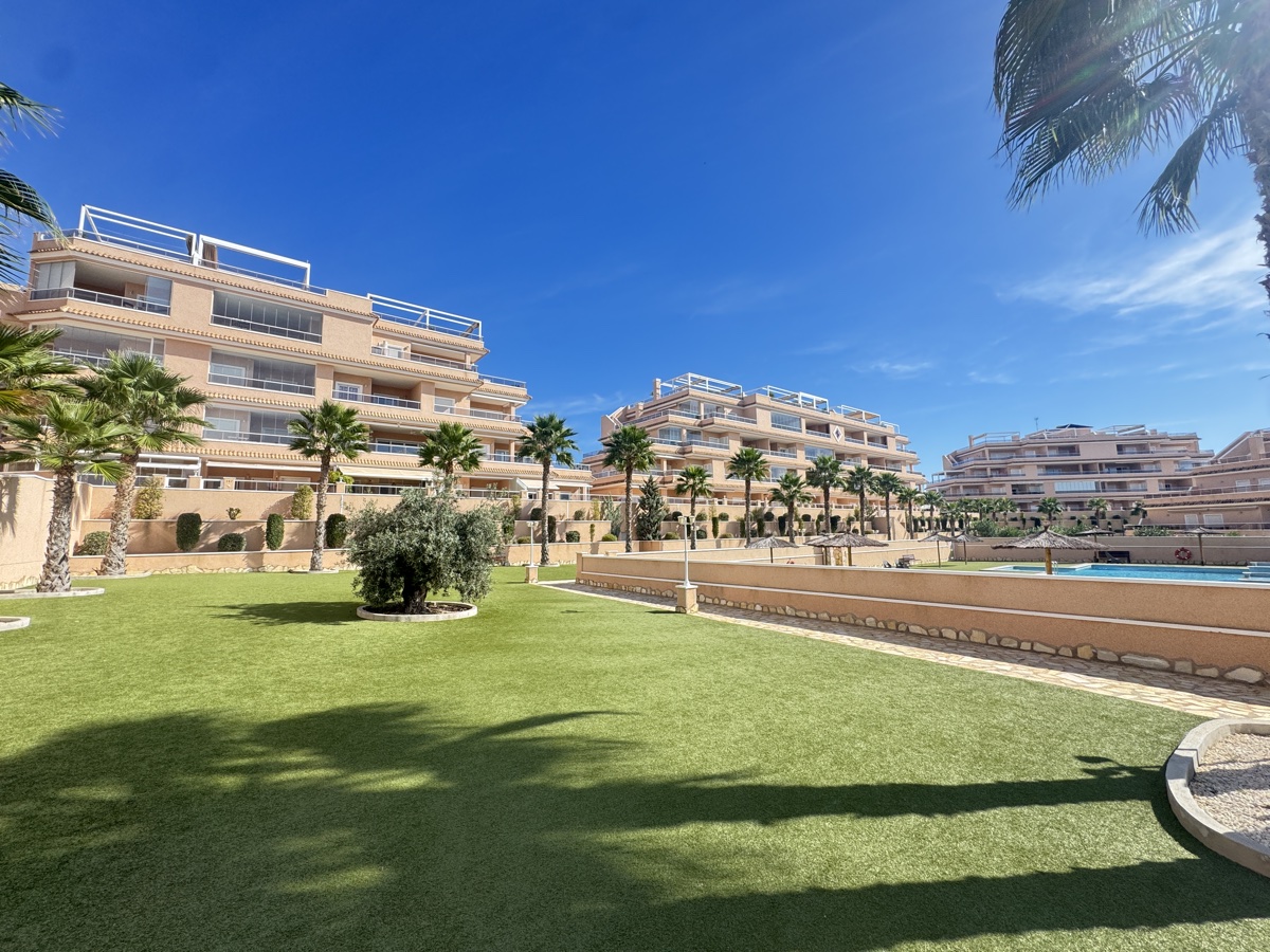 Apartment in Villamartin - view 1