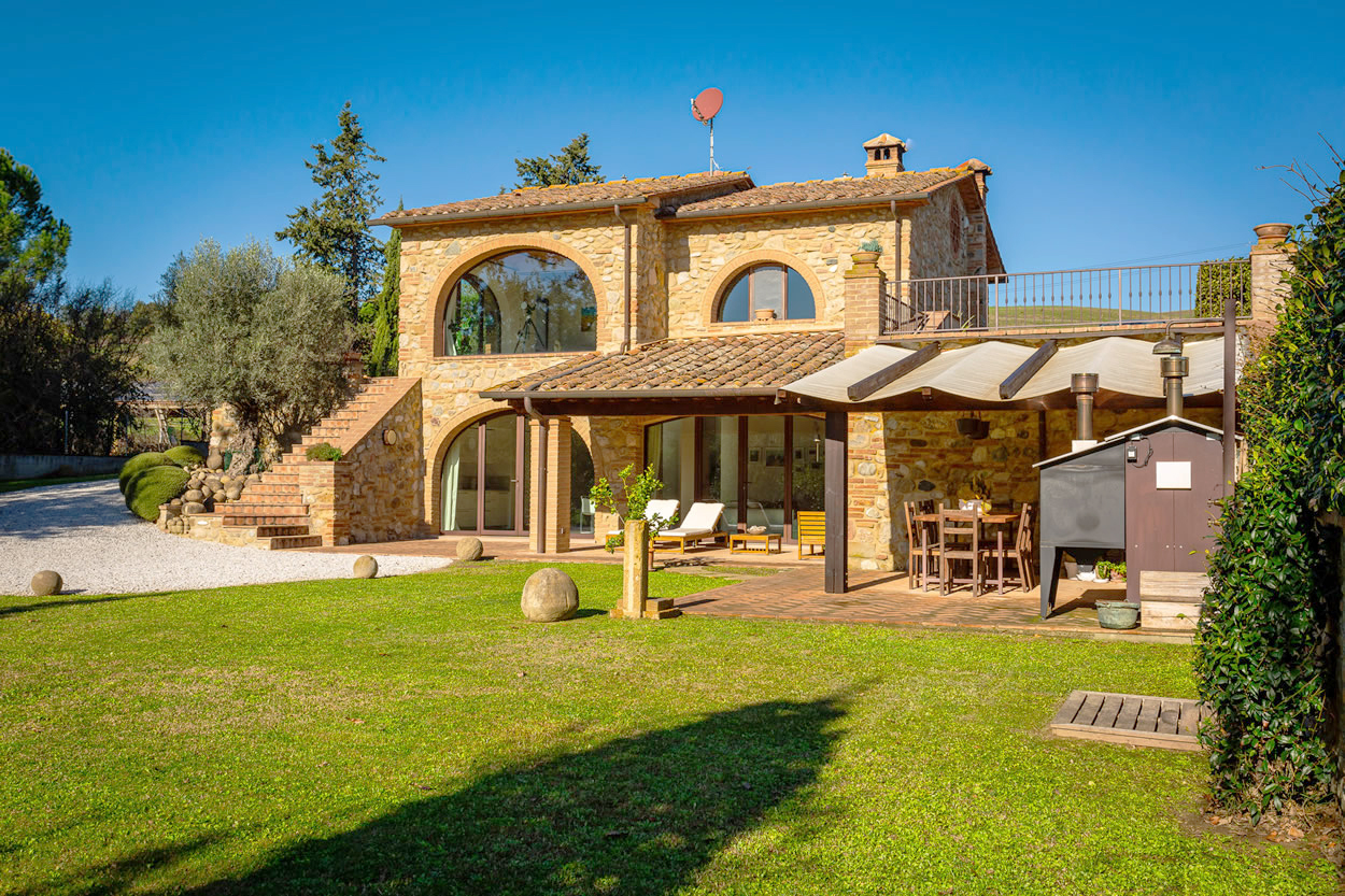 House in Volterra - view 1