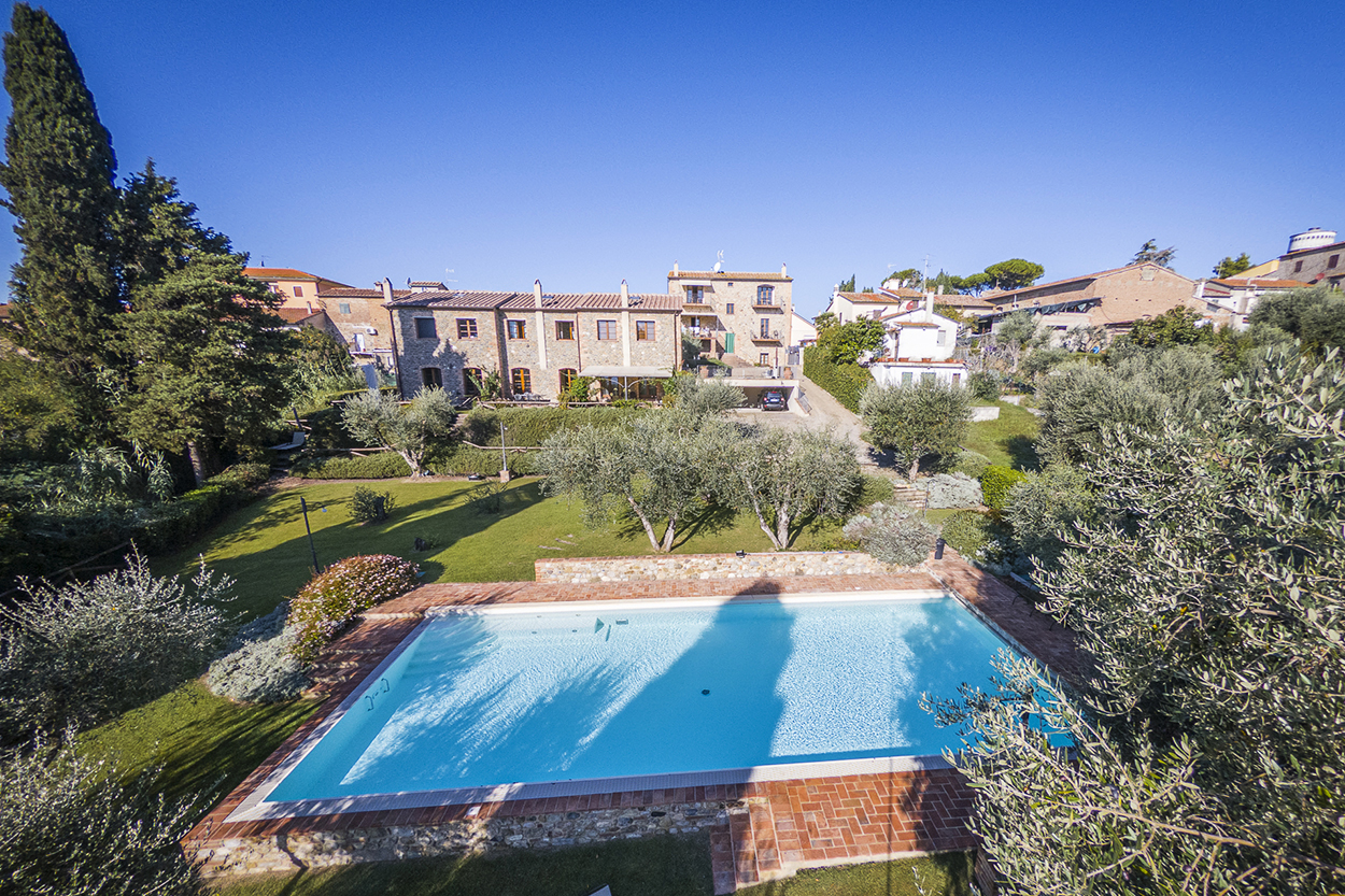 House in Lajatico - view 1