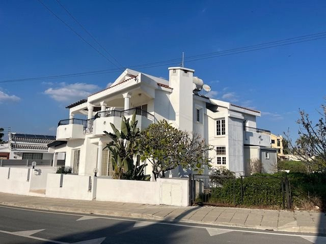 House in Mazotos - view 1