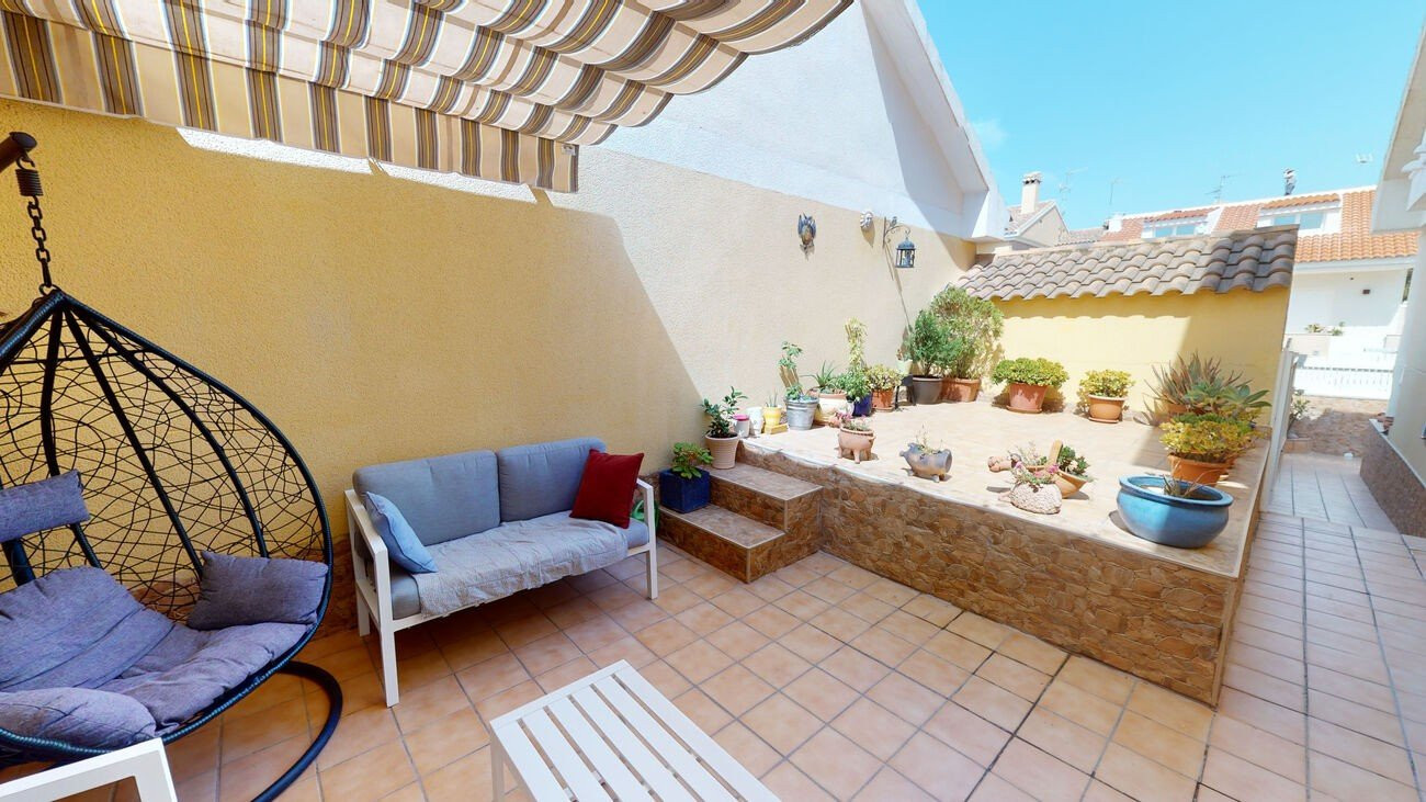 Villa in Santa Cruz - view 1