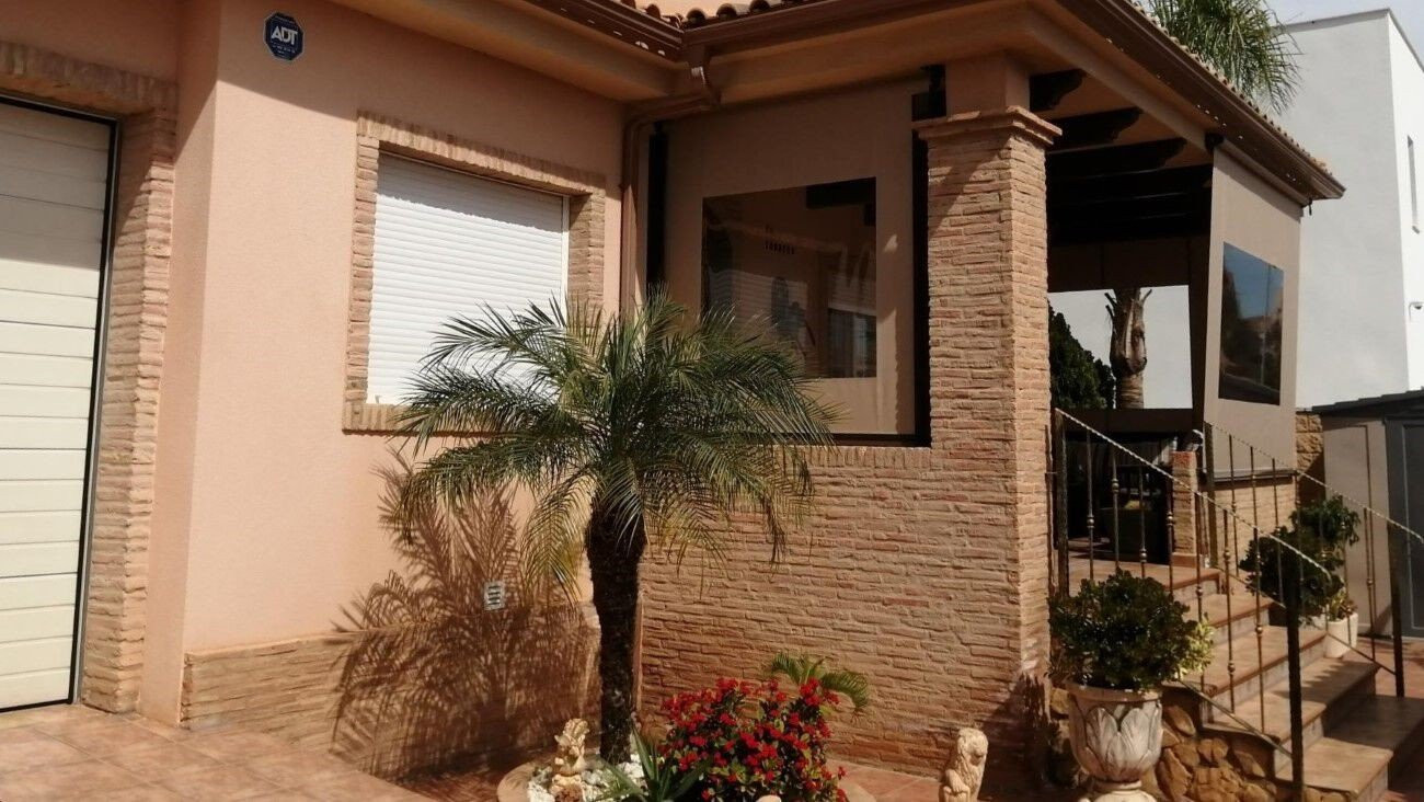Villa in Santa Cruz - view 1