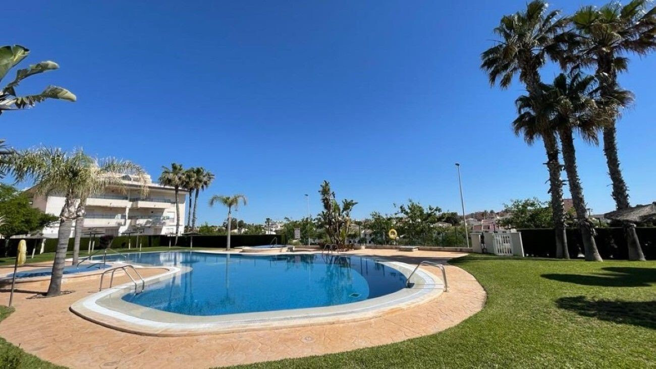 Apartment in Alicante - view 1