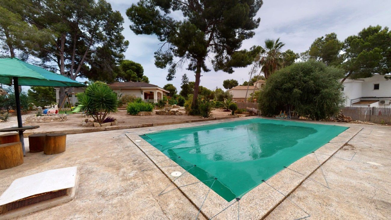 Villa in El Pinar de Campoverde - view 1