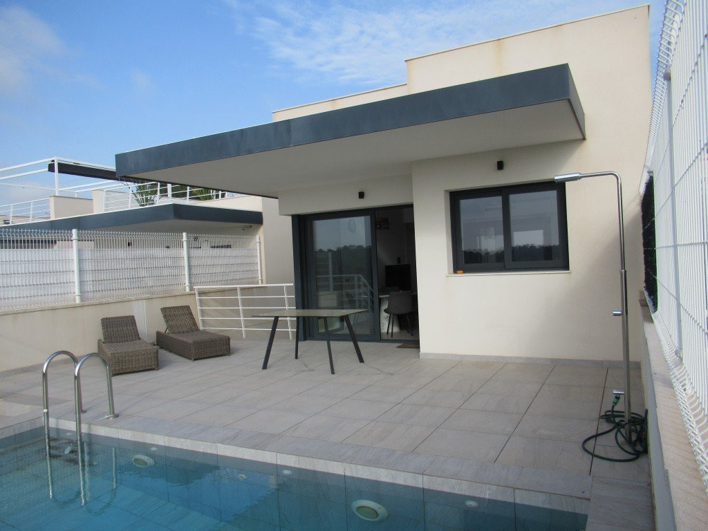 Villa in San Miguel de Salinas - view 1