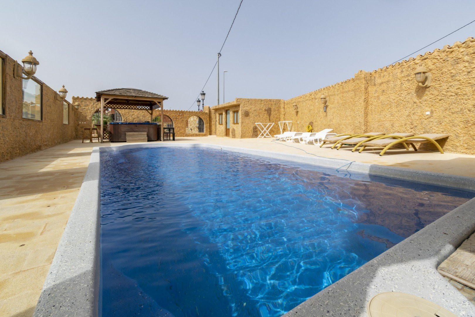 Villa in Santa Cruz - view 1