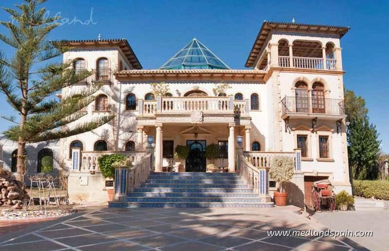 Villa in Urbanizacion los Balcones - view 1