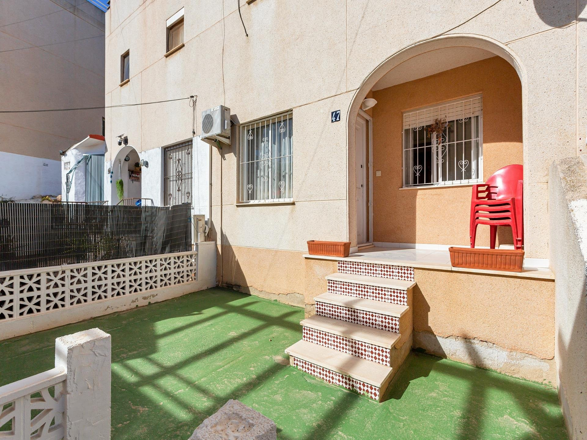 Apartment in Alicante - view 1