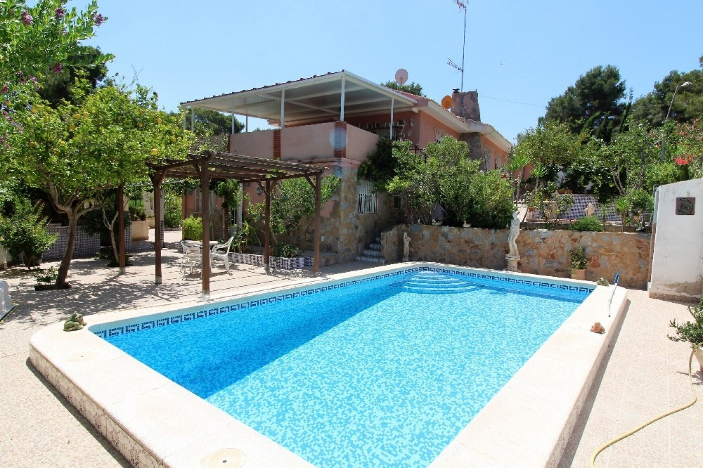 Villa in Alicante - view 1