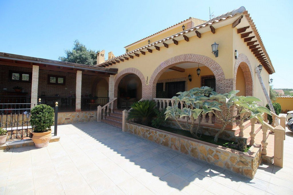 Villa in Bigastro - view 1