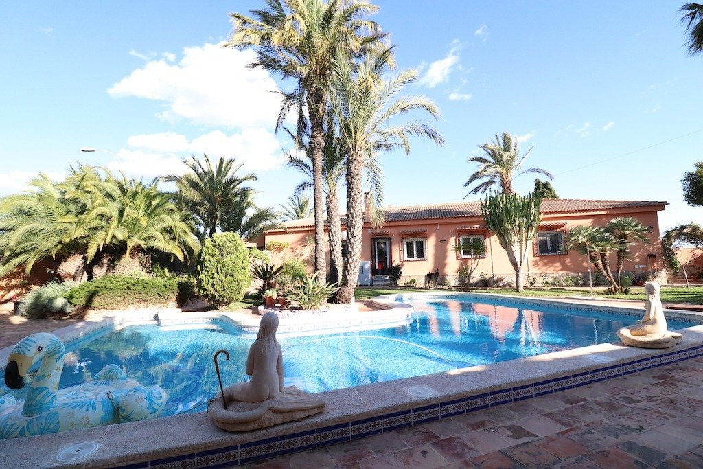 Villa in Torrevieja - view 1