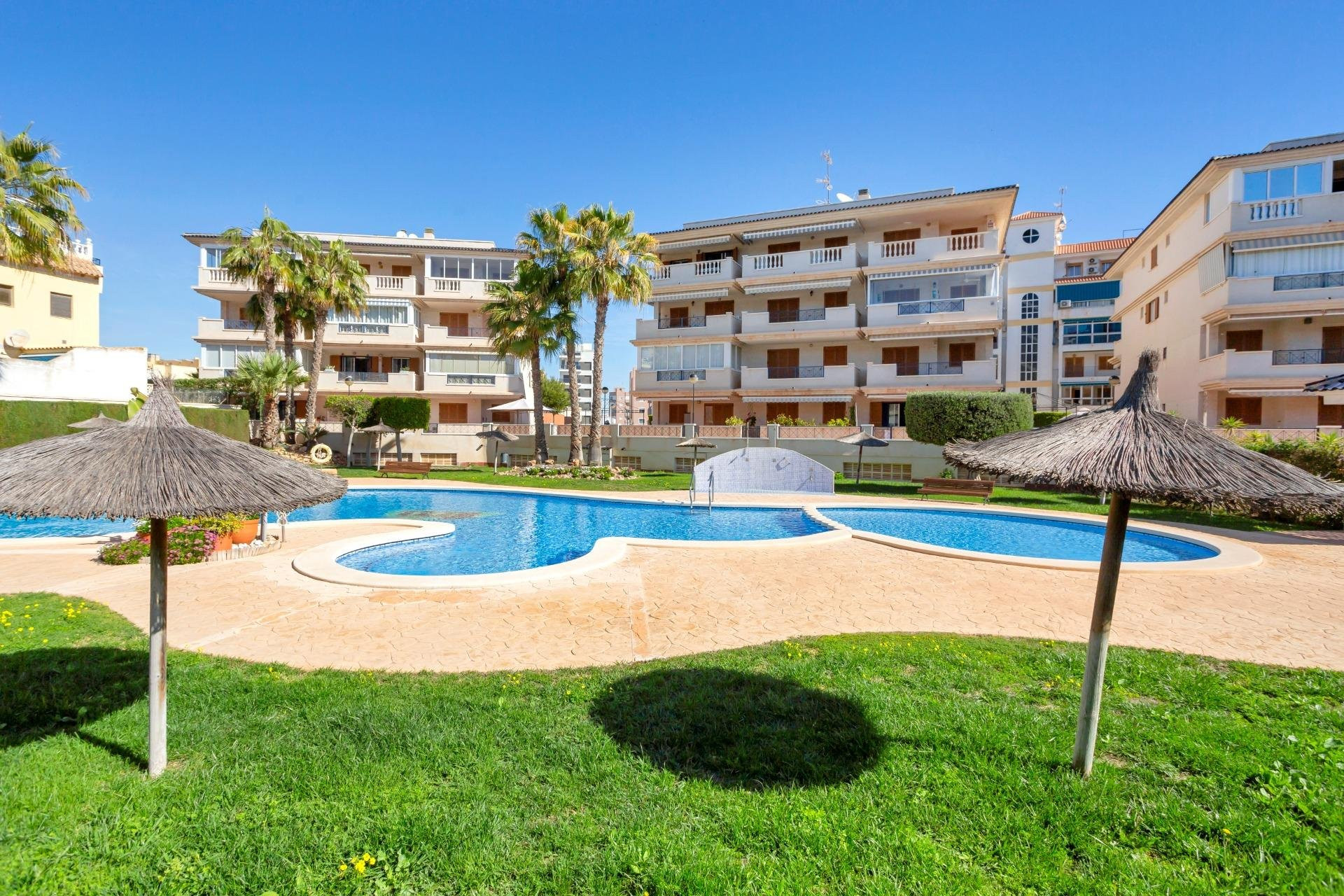 Apartment in Alicante - view 1