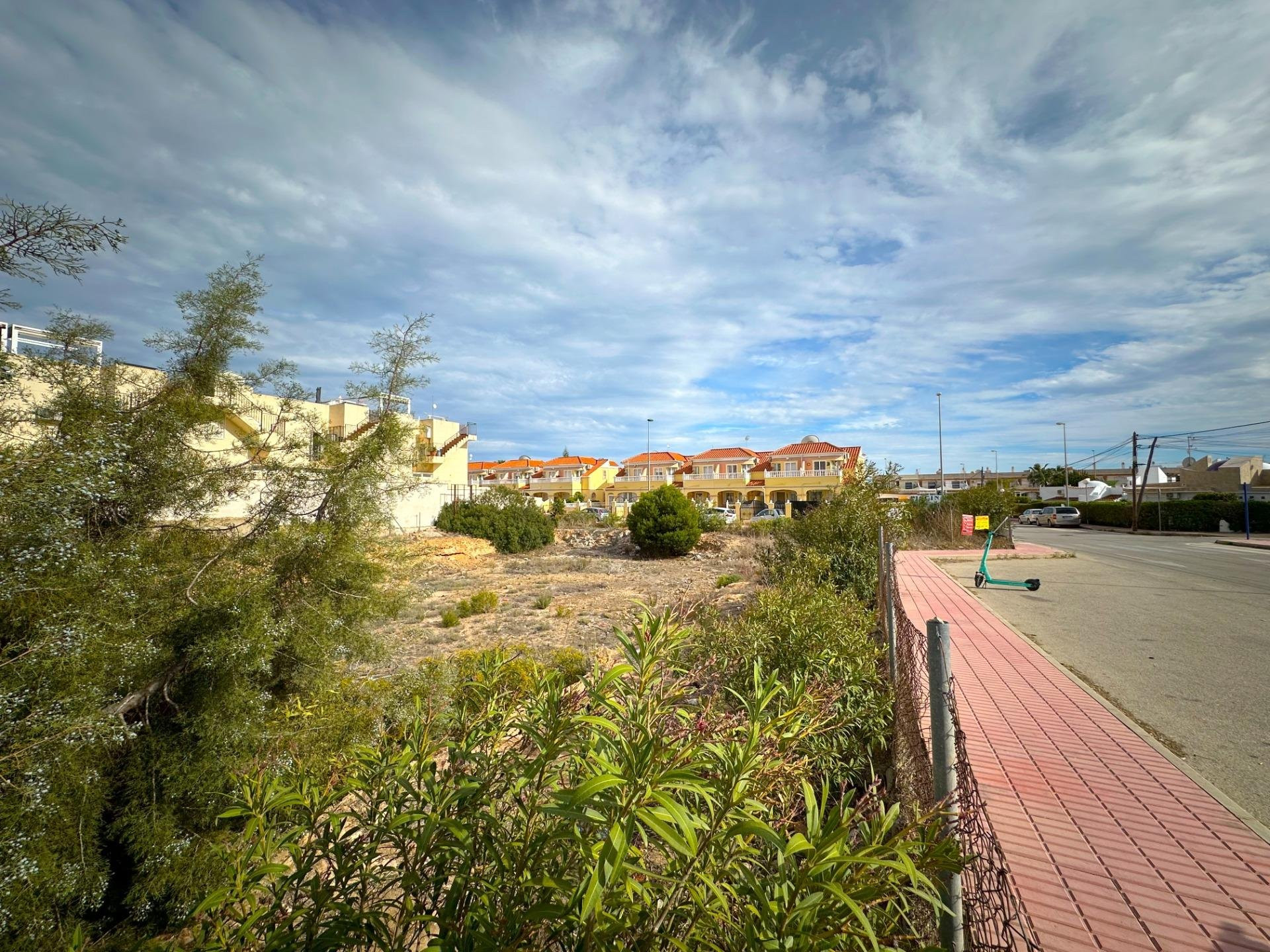 House in Urbanizacion los Balcones - view 1