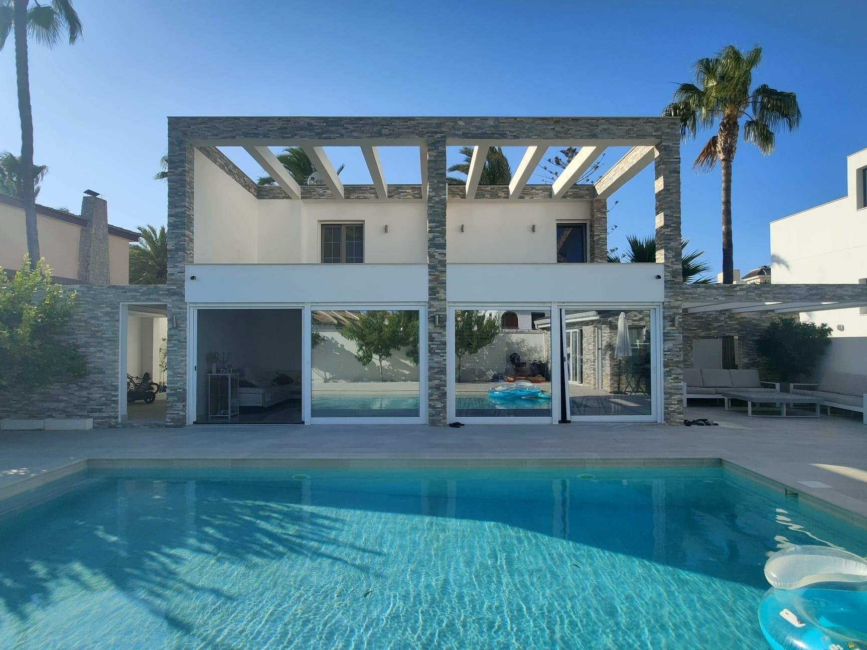 Villa in Urbanizacion los Balcones - view 1