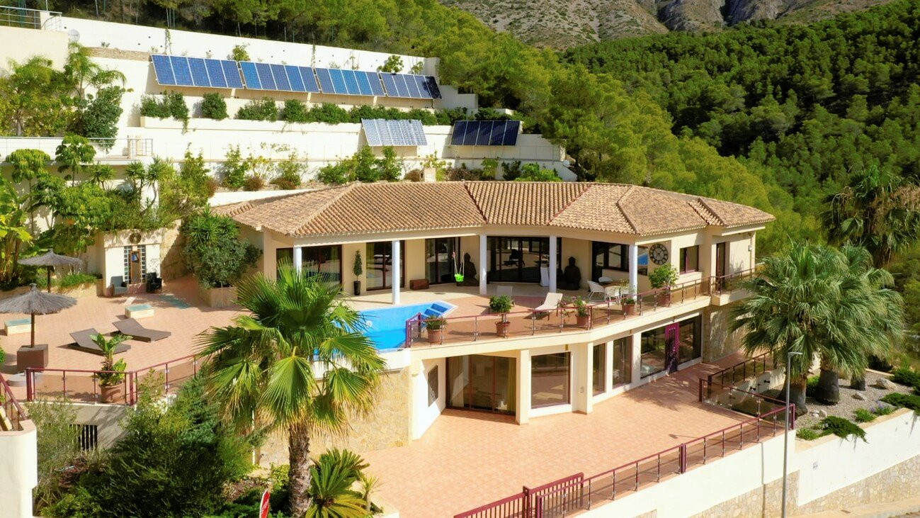 Villa in Alicante - view 1