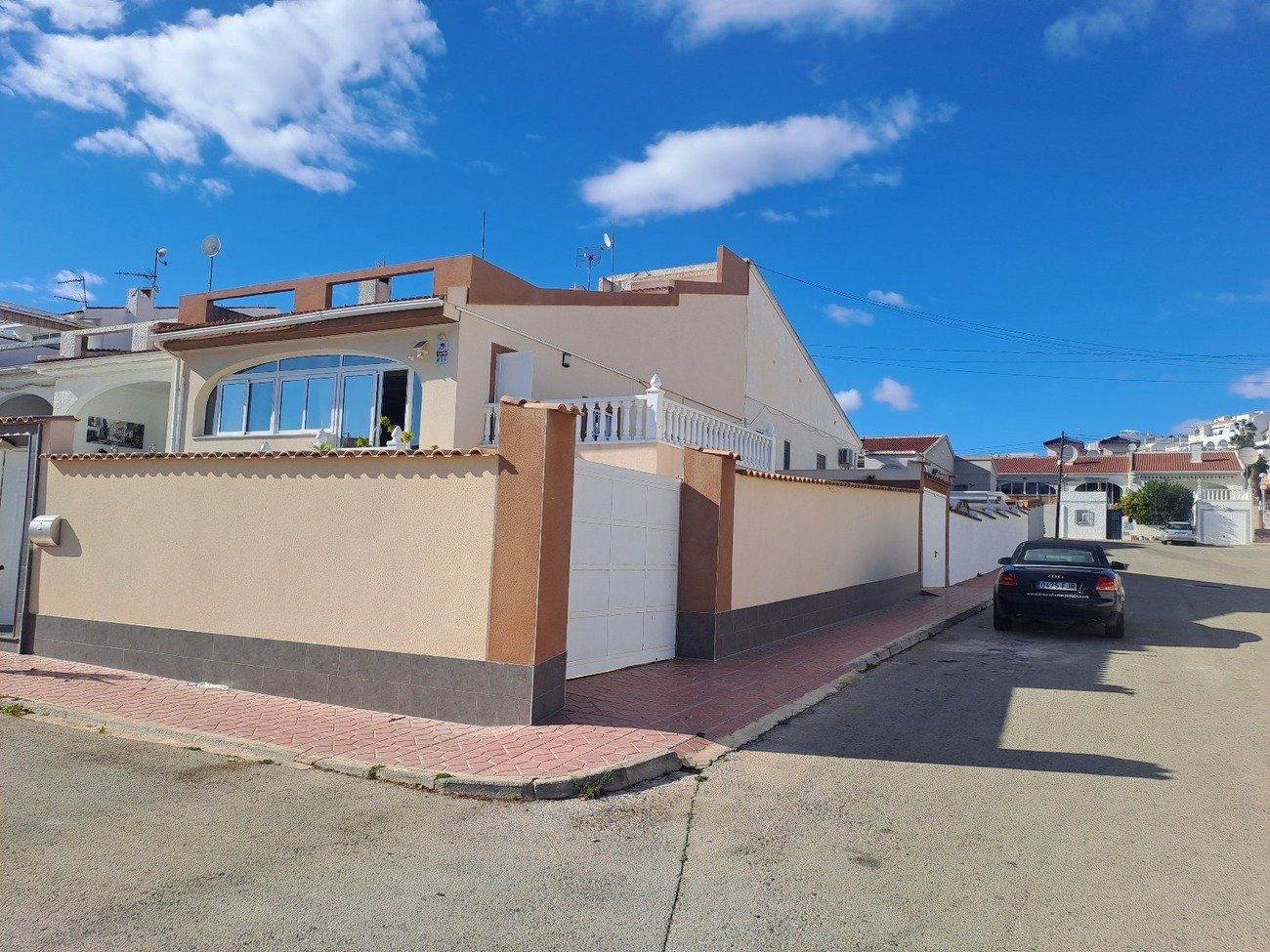 House in Alicante - view 1