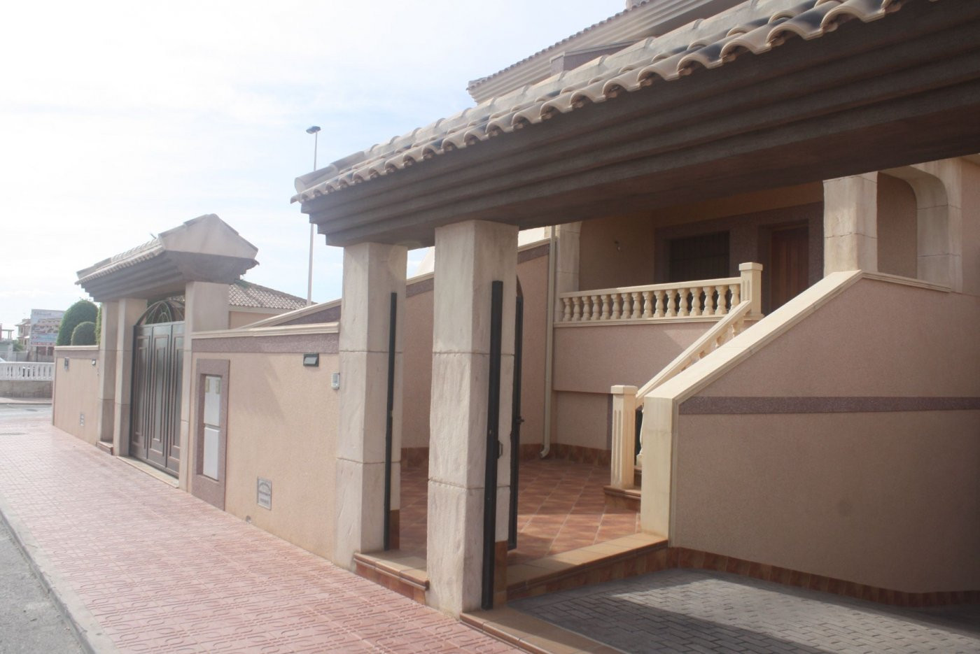 House in Alicante - view 1