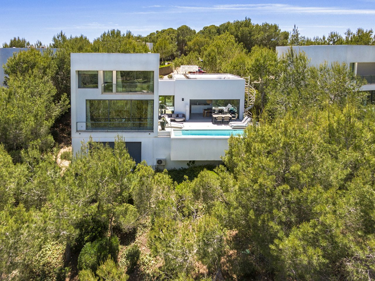 Villa in Alicante - view 1