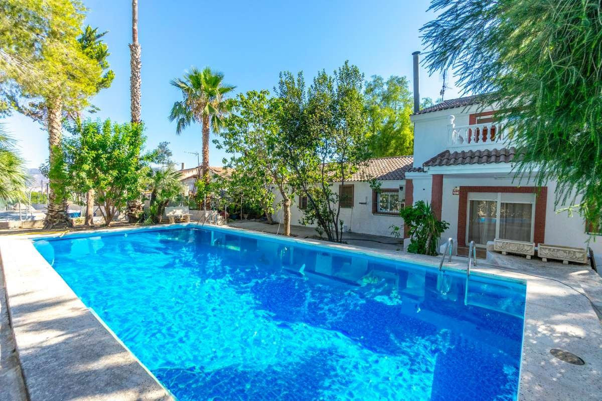 Villa in Urbanizacion los Balcones - view 1