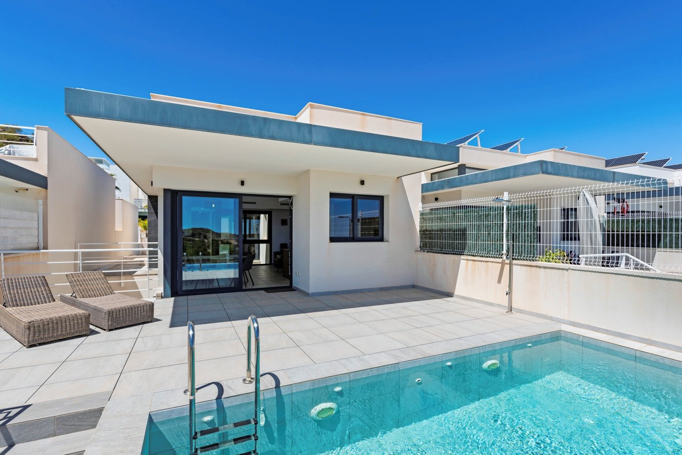 Villa in San Miguel de Salinas - view 1