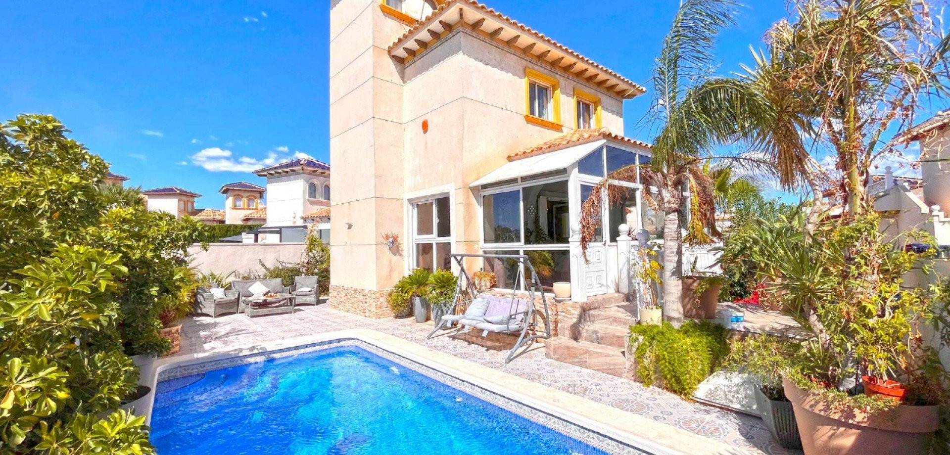 Villa in La Zenia - view 1