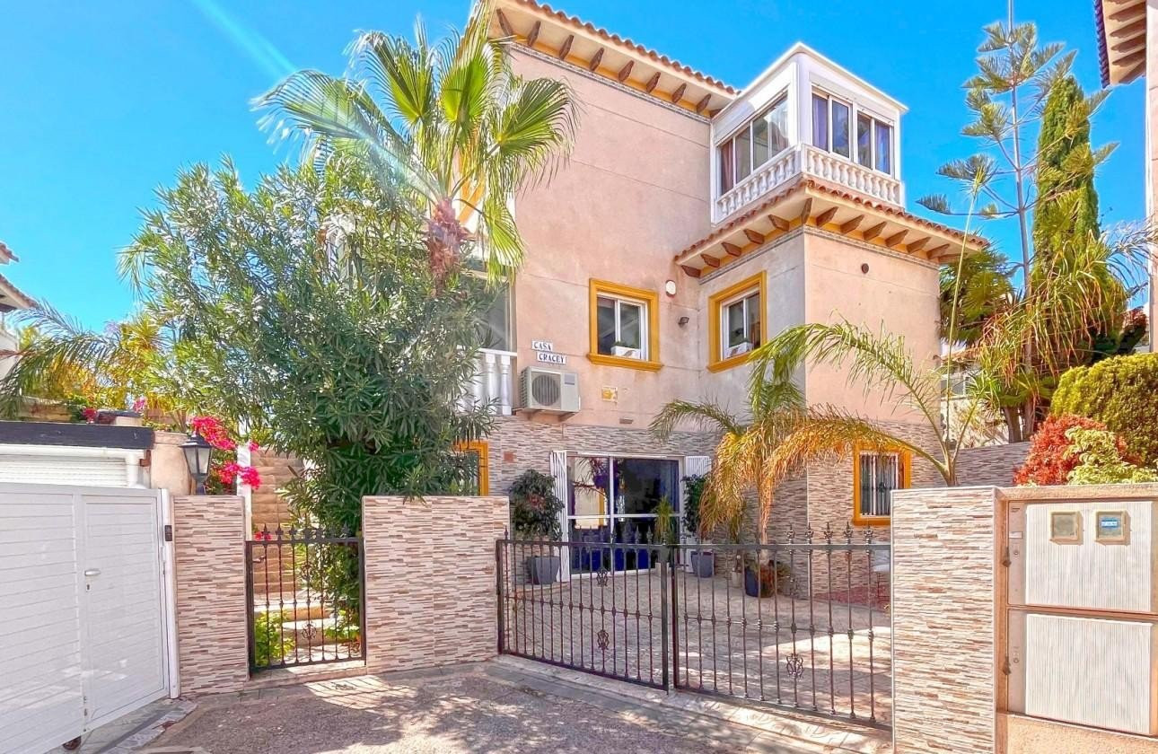Villa in Urbanizacion los Balcones - view 1
