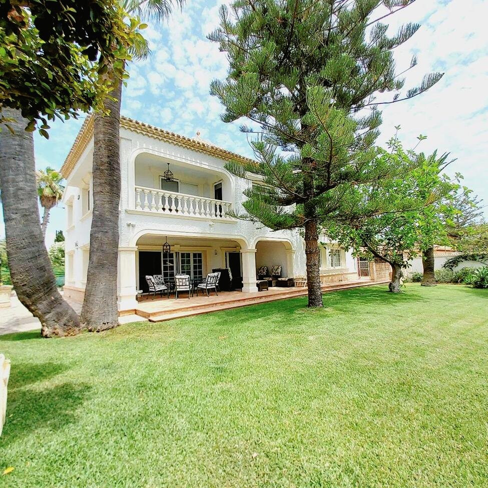 Villa in Urbanizacion los Balcones - view 1