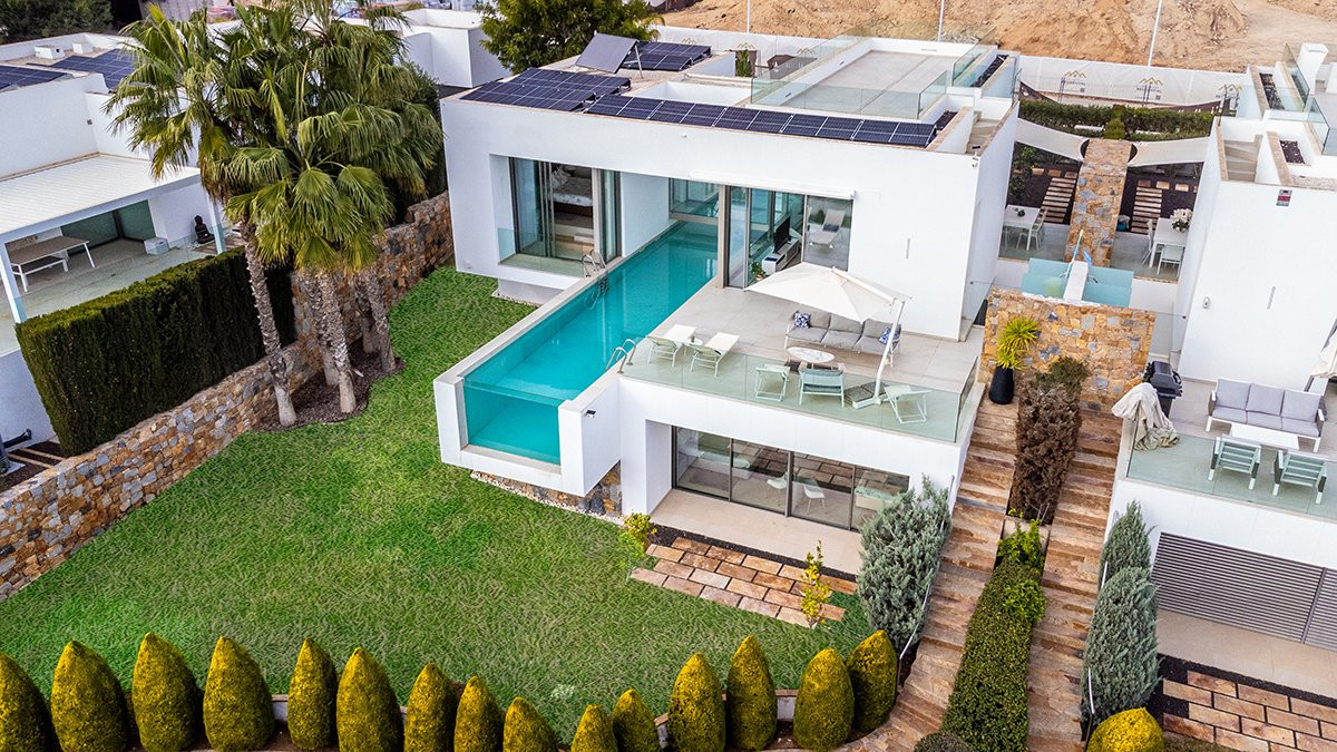 Villa in Paules - view 1