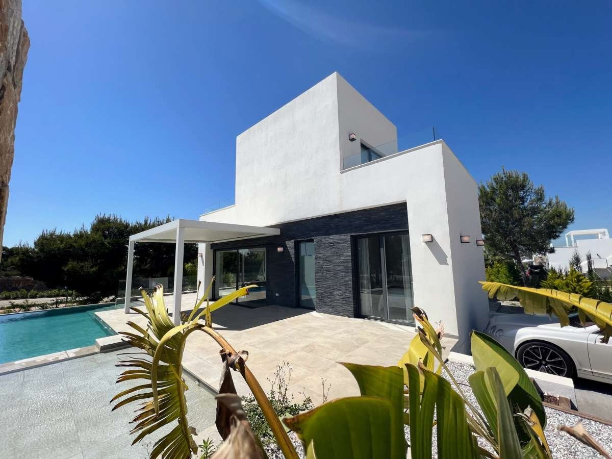 Villa in Urbanizacion los Balcones - view 1