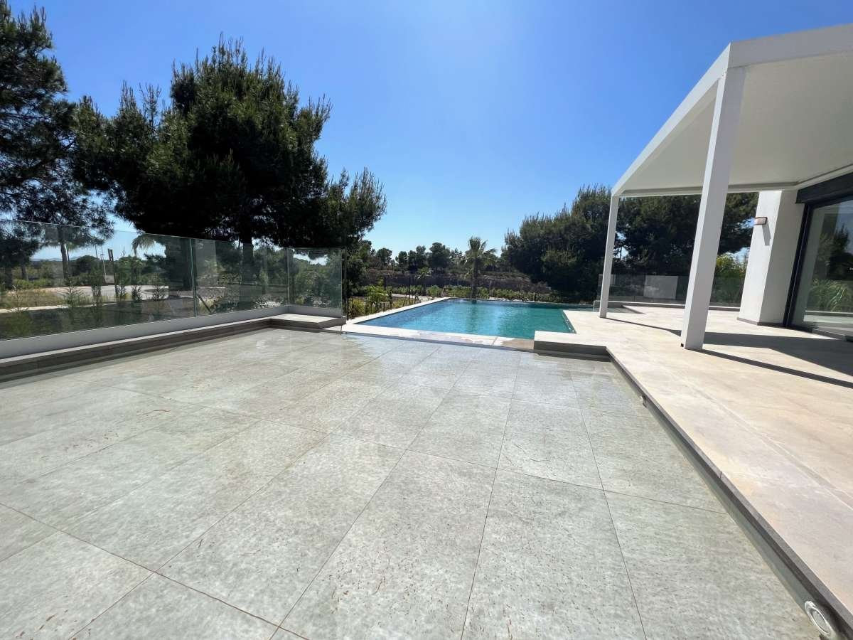 Villa in Urbanizacion los Balcones - view 1