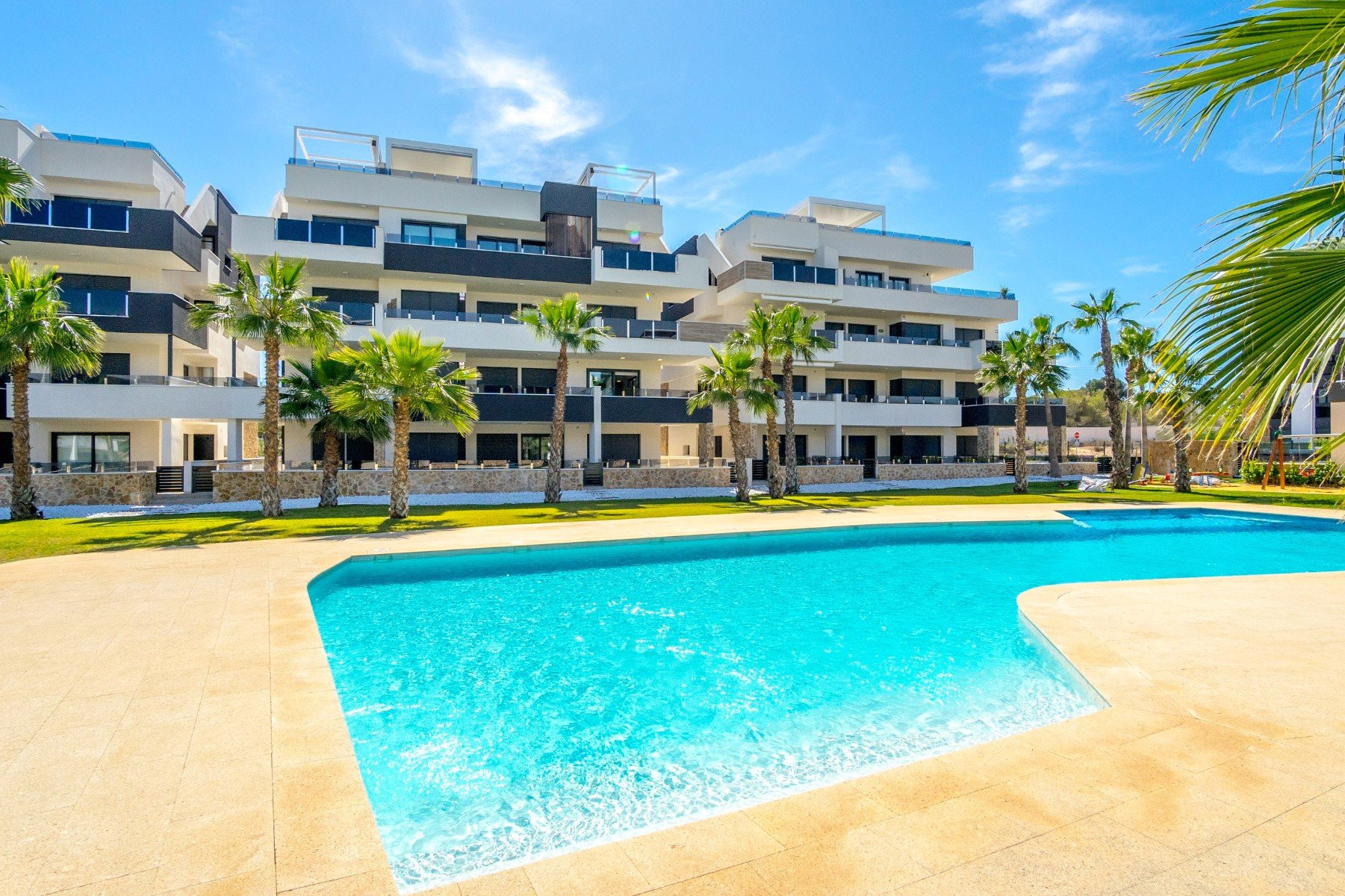 Apartment in Urbanizacion los Balcones - view 1
