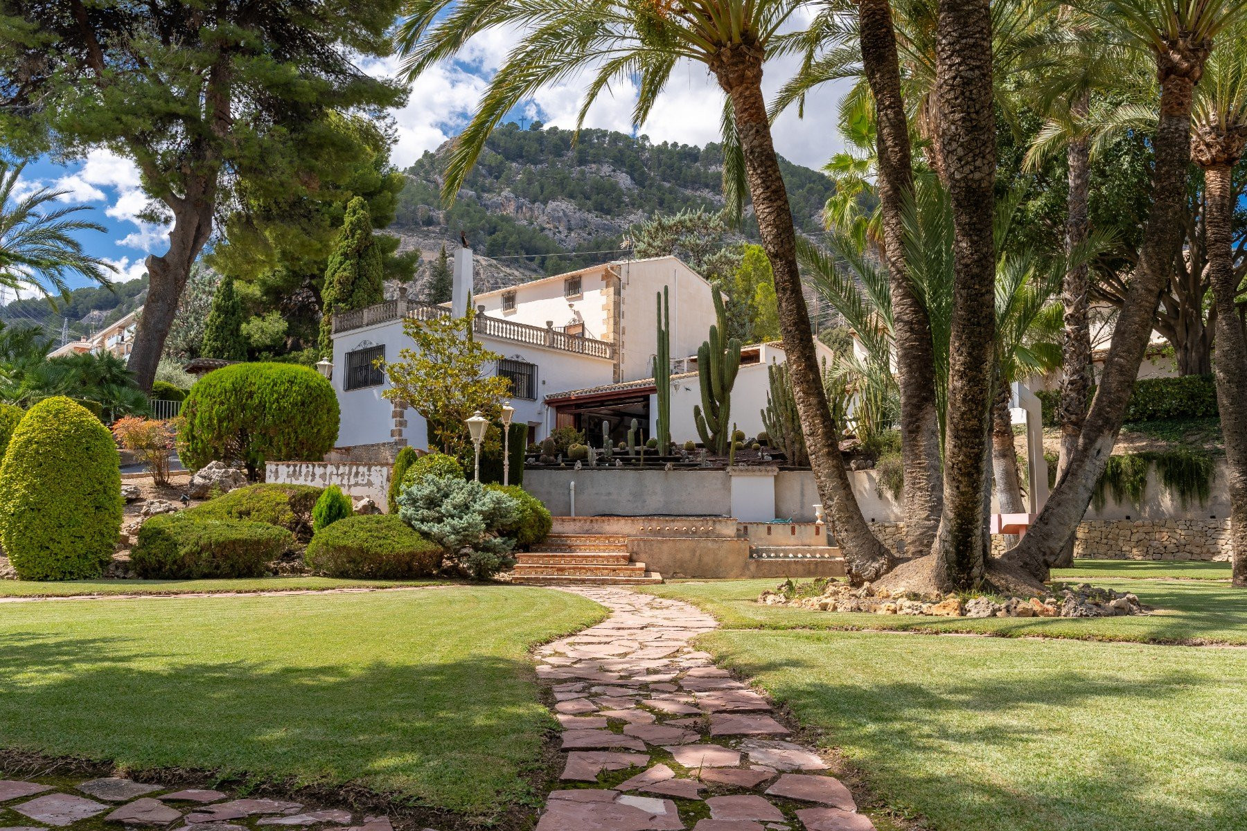 Villa in Alcoy - view 1