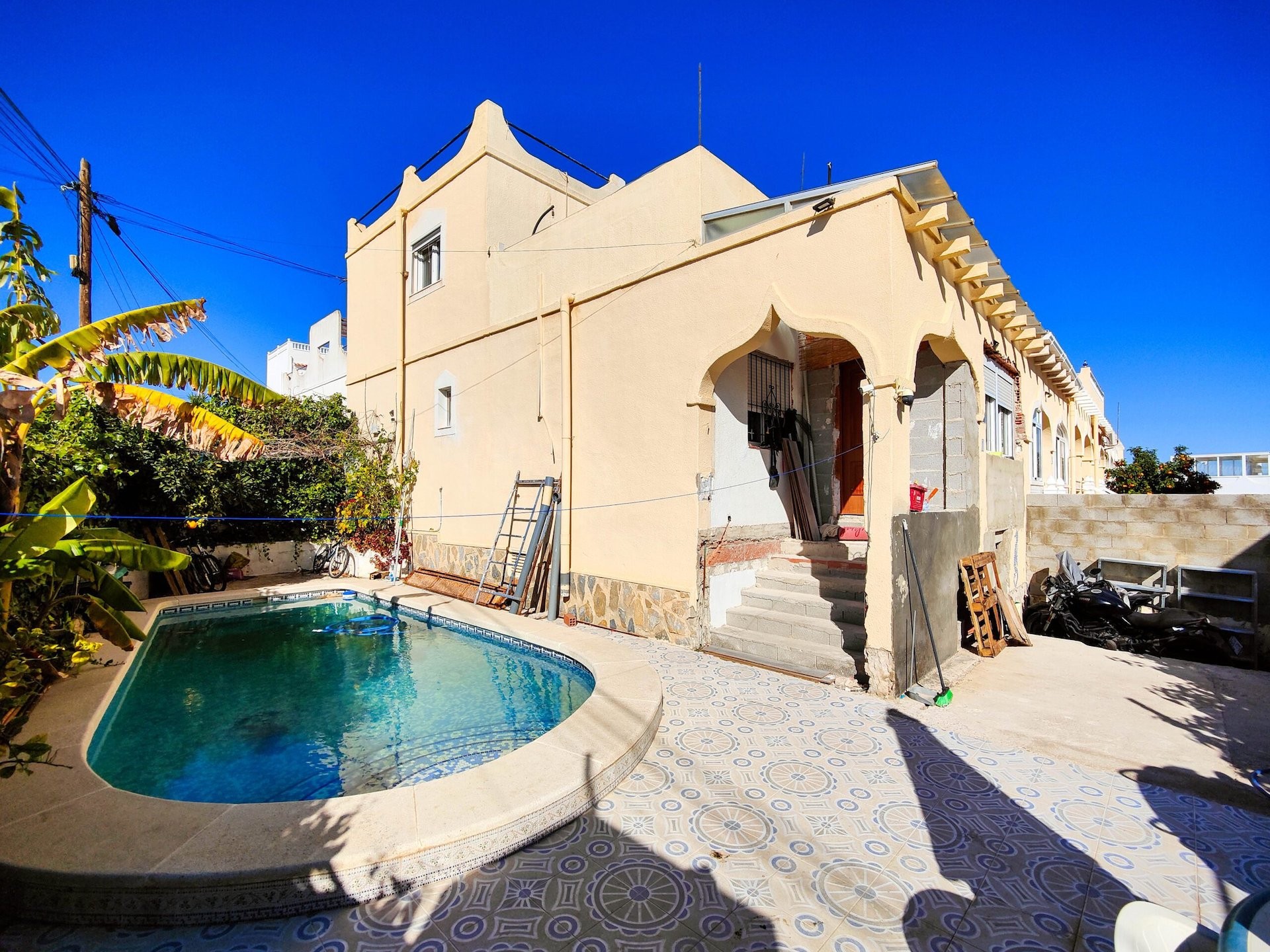 House in San Miguel de Salinas - view 1