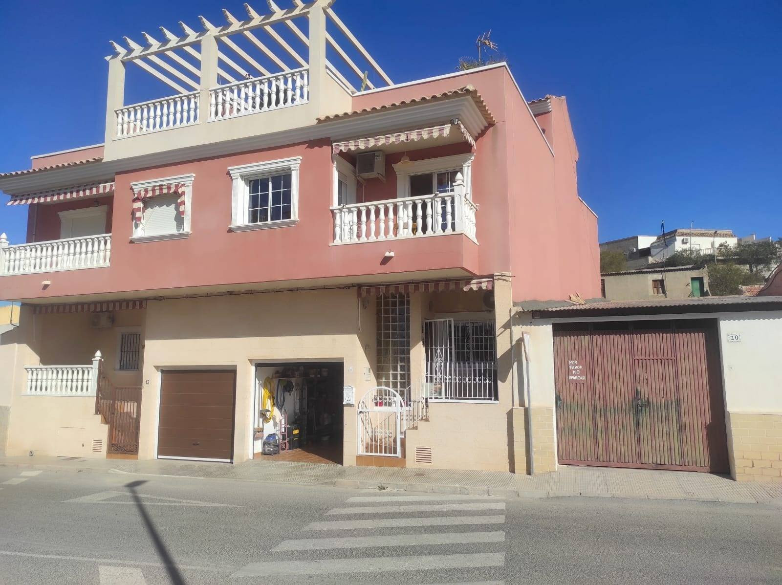 House in Bigastro - view 1