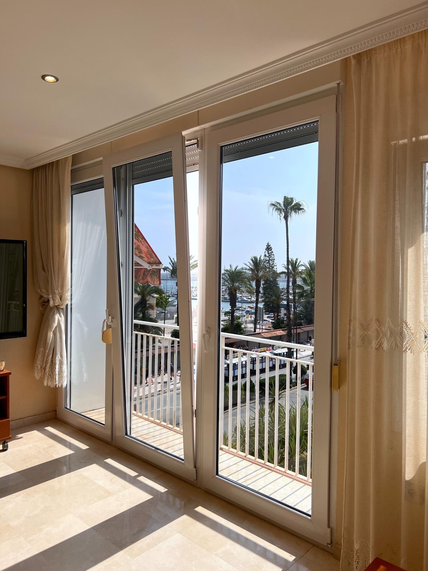 Apartment in Alicante - view 1