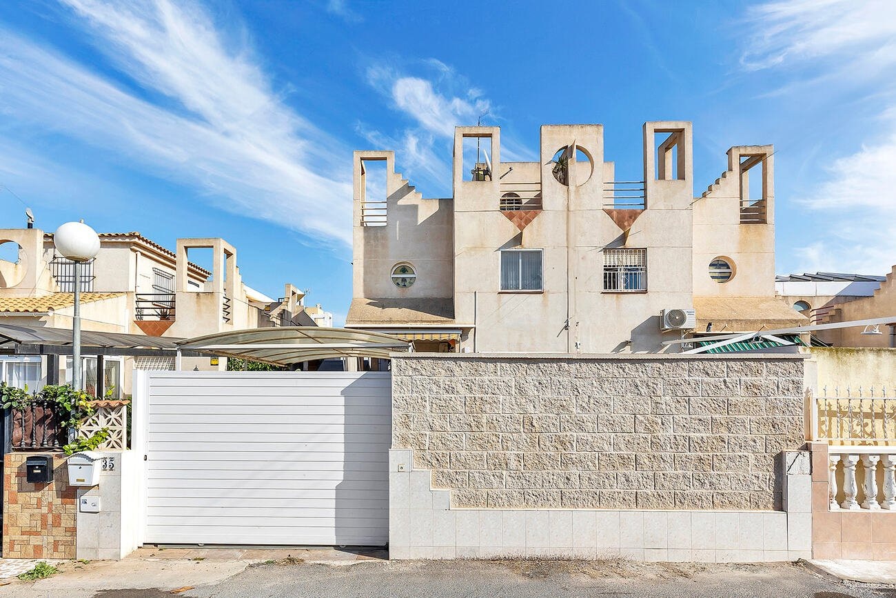 House in Alicante - view 1