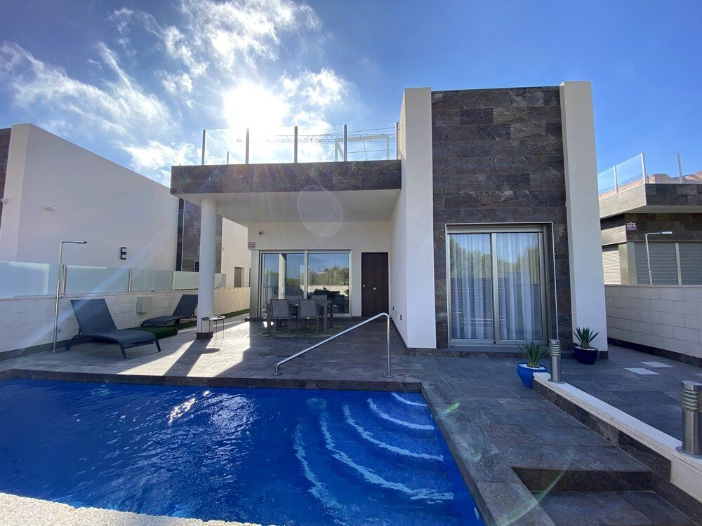 Villa in Urbanizacion los Balcones - view 1
