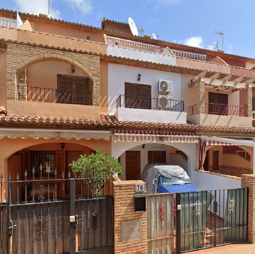 House in Los Alcazares - view 1