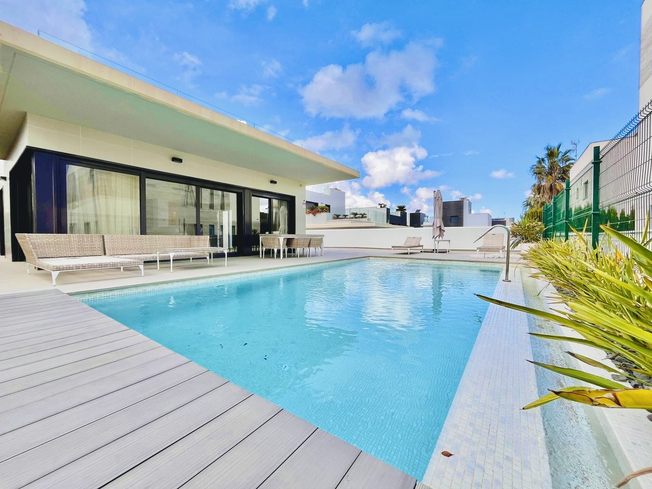 Villa in Dehesa de Campoamor - view 1