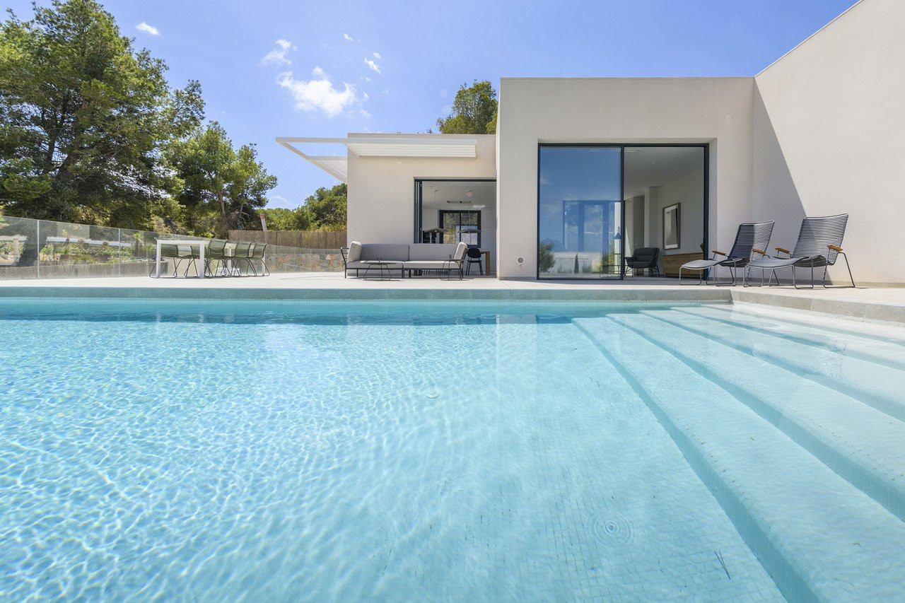 Villa in Alicante - view 1