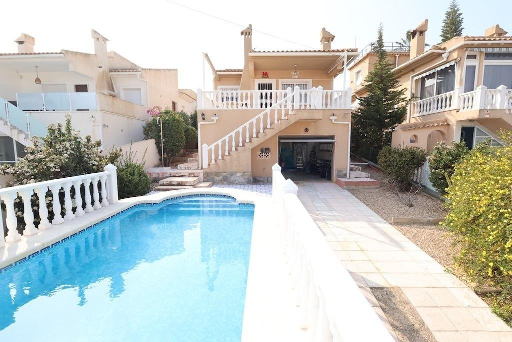Villa in Alicante - view 1