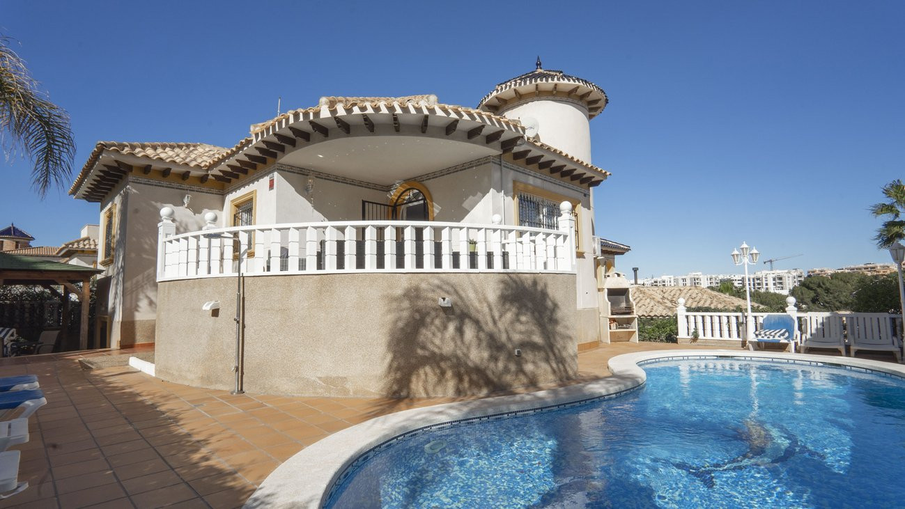 Villa in Urbanizacion los Balcones - view 1