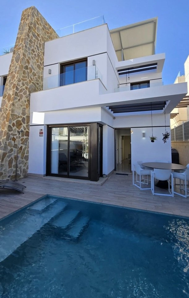 Villa in Urbanizacion los Balcones - view 1