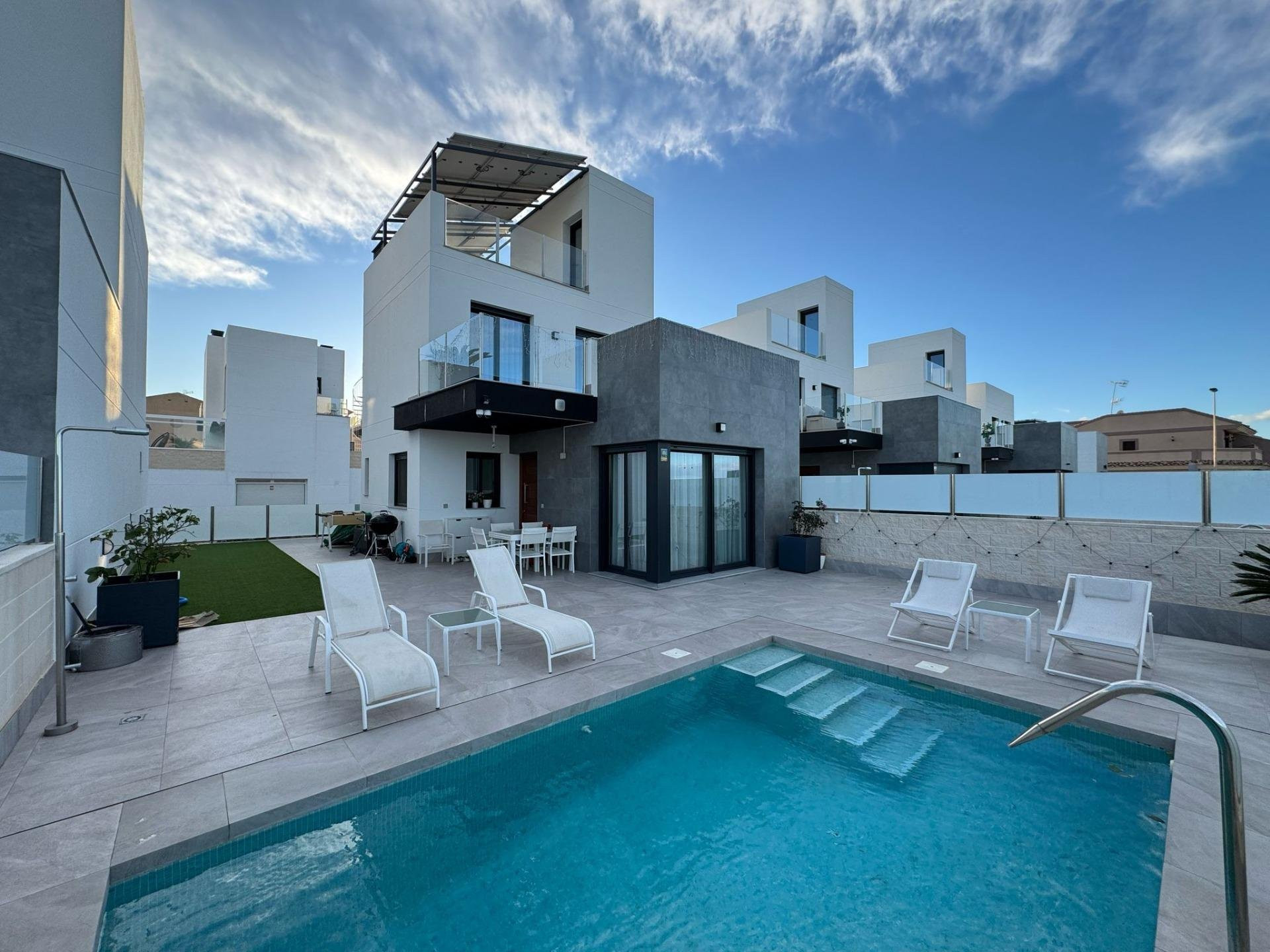 Villa in Torrevieja - view 1