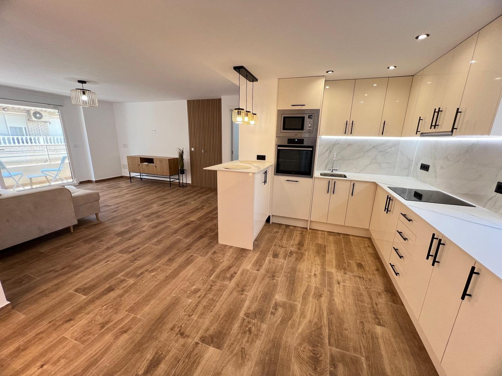 Apartment in Alicante - view 1