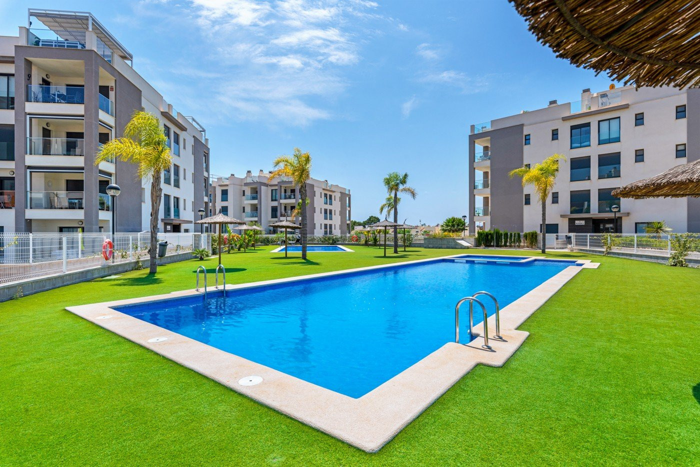 Apartment in Urbanizacion los Balcones - view 1